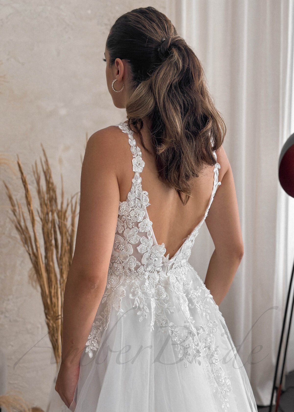 Romantiškos stiliaus gėlėta tulio suknelė atvira nugara - Image 4