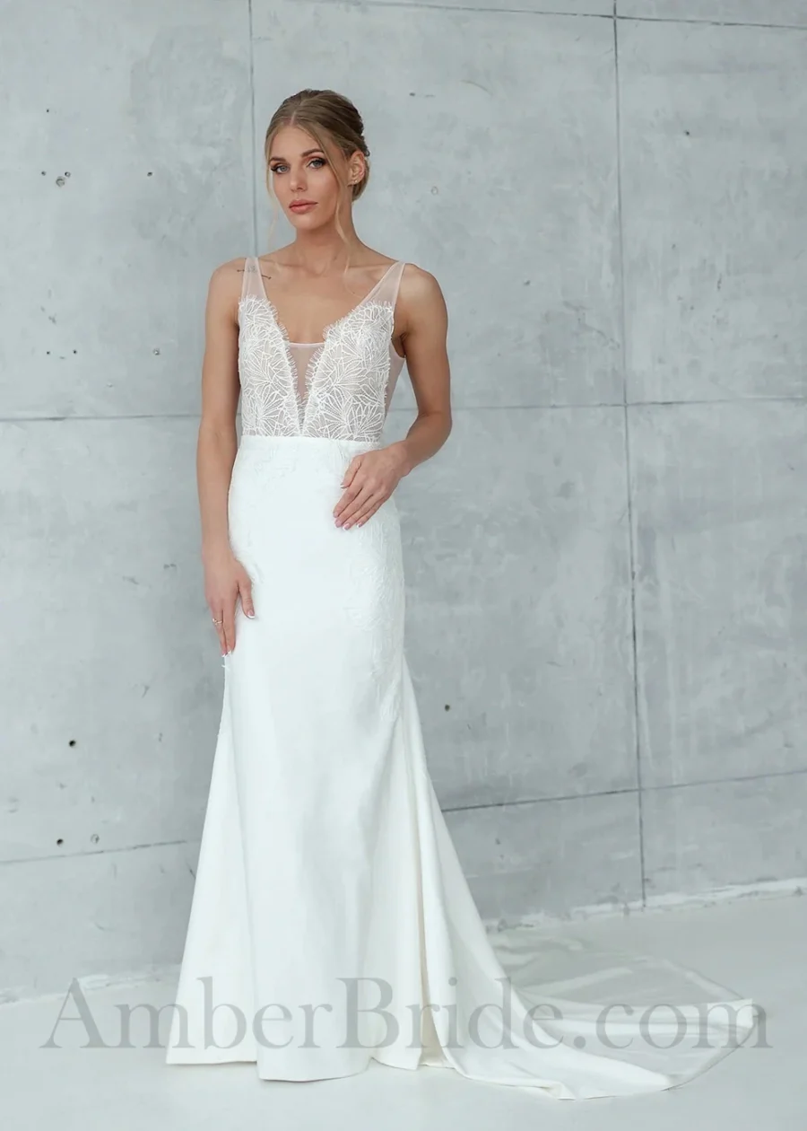 Bohemiška undinės formos vestuvinė suknelė su nėriniais ir atvira nugara