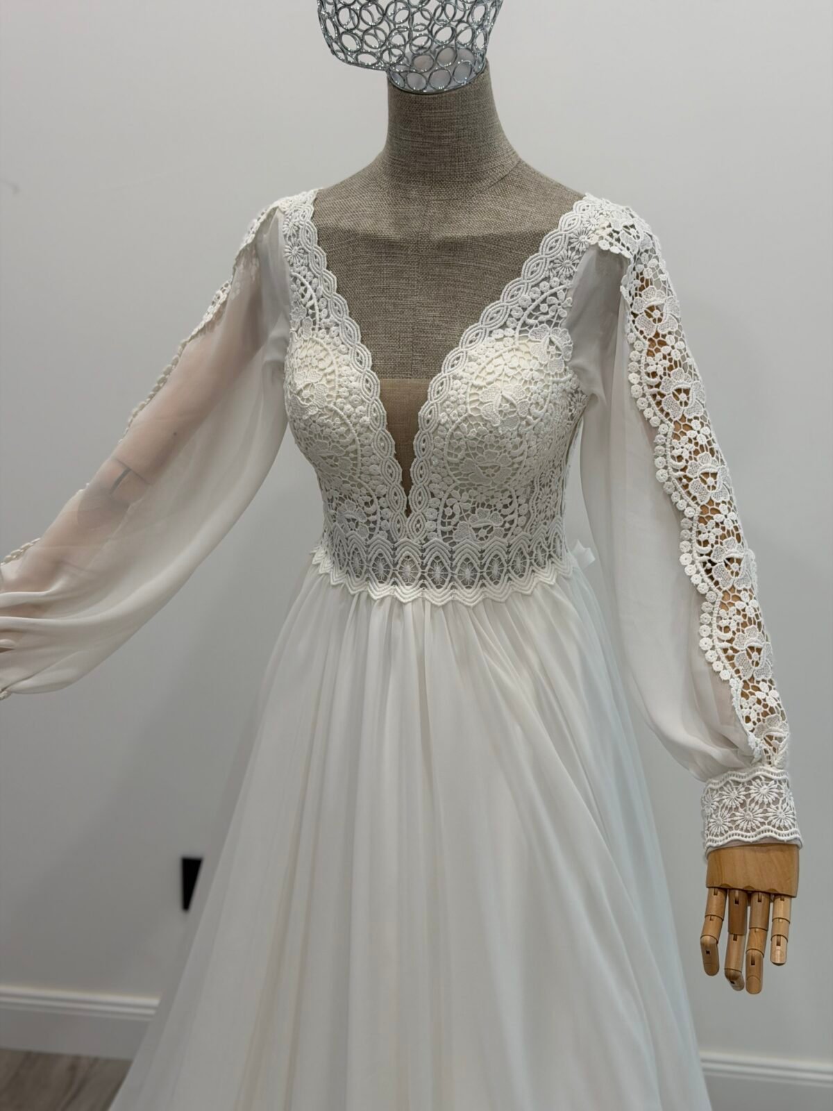 Bohemiška vestuvinė suknelė su korsetu - Image 2