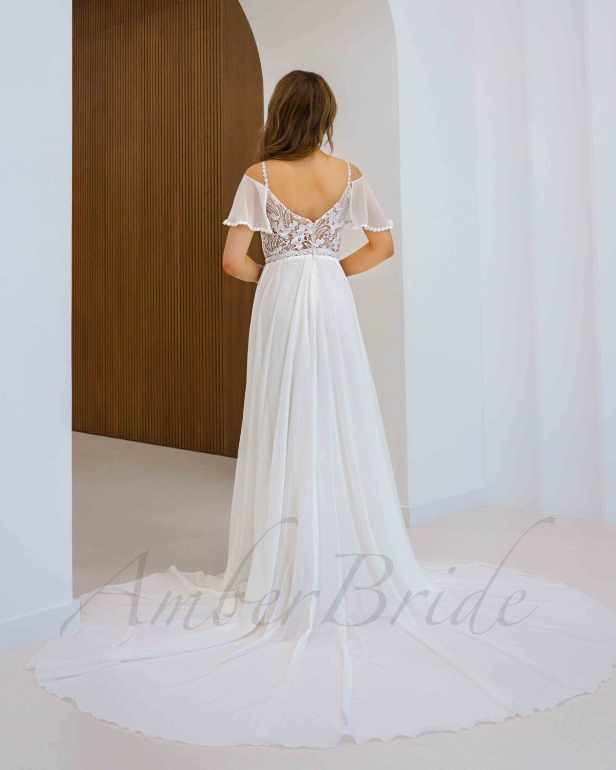 Boho stiliaus ilgo šifoninio sijono vestuvinė suknelė atvirais pečiais - Image 2