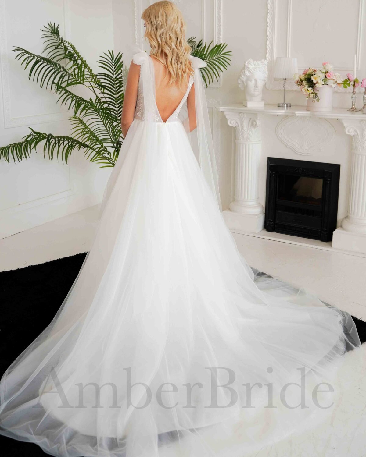 Romantiška gėlėta tulio suknelė su atvira nugata - Image 3