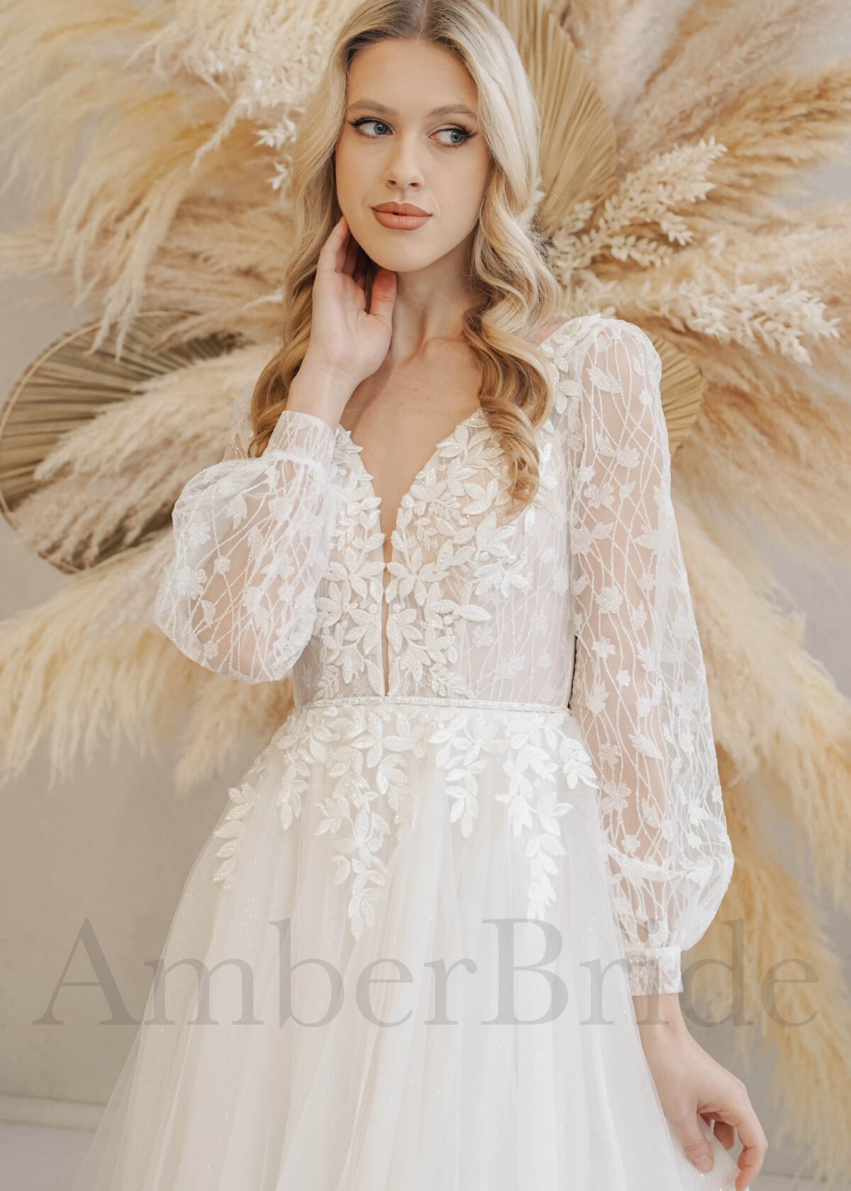 Bohemiška tulio suknelė su gėlėmis ir ilgomis pūstomis rankovėmis - Image 2