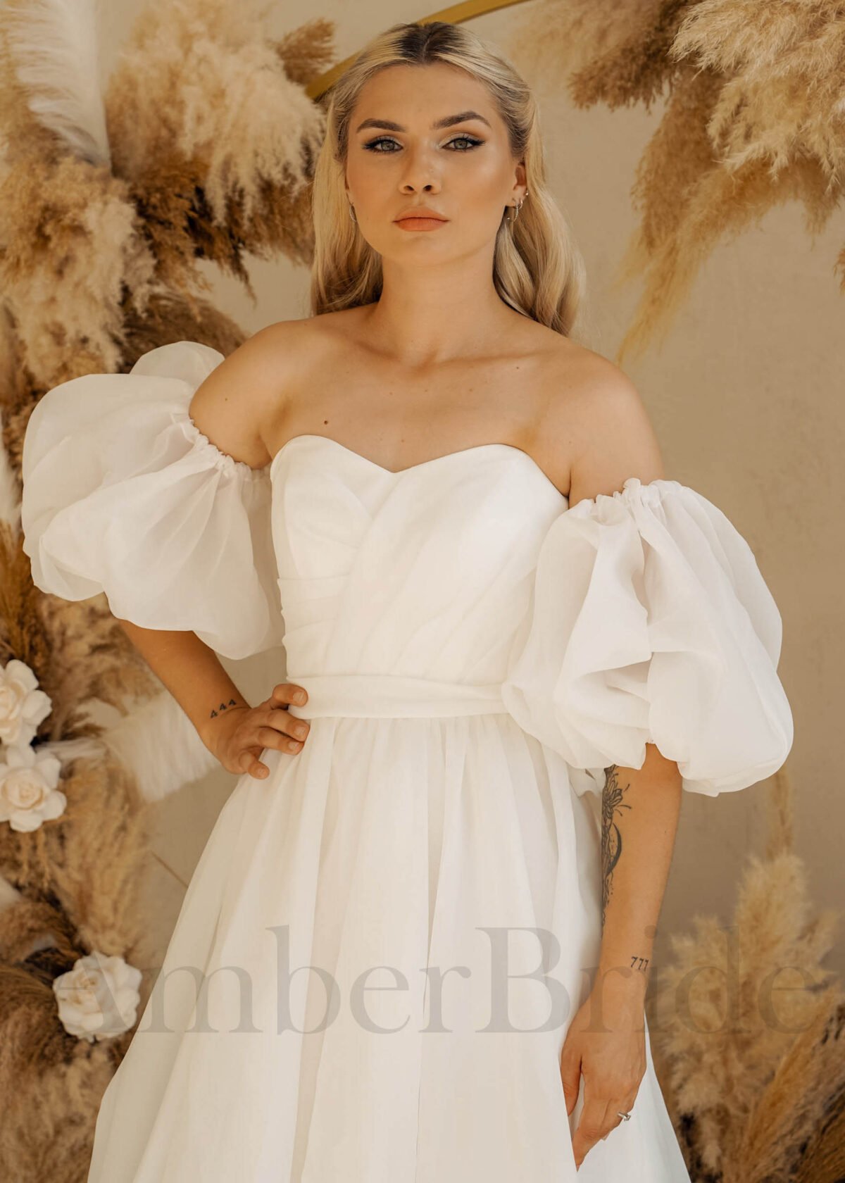 Klasikinė organzos vestuvinės suknelė su trumpomis pūstomis rankovėmis - Image 3