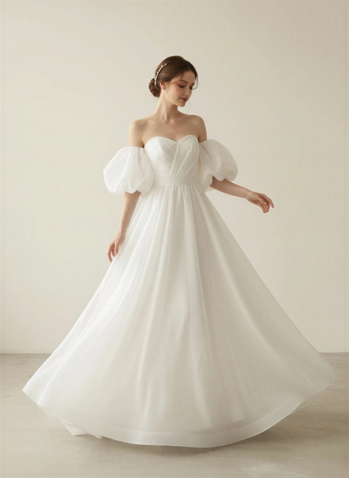 Klasikinė organzos vestuvinės suknelė su trumpomis pūstomis rankovėmis